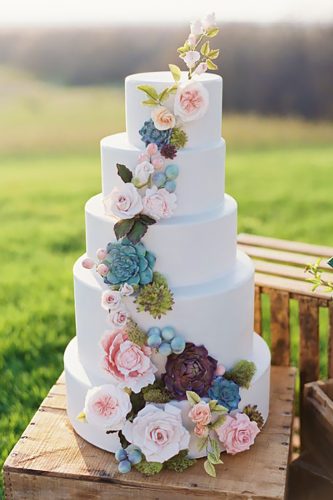 beautiful white wedding cake 
