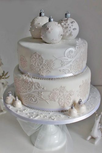 elegant wedding winter cake