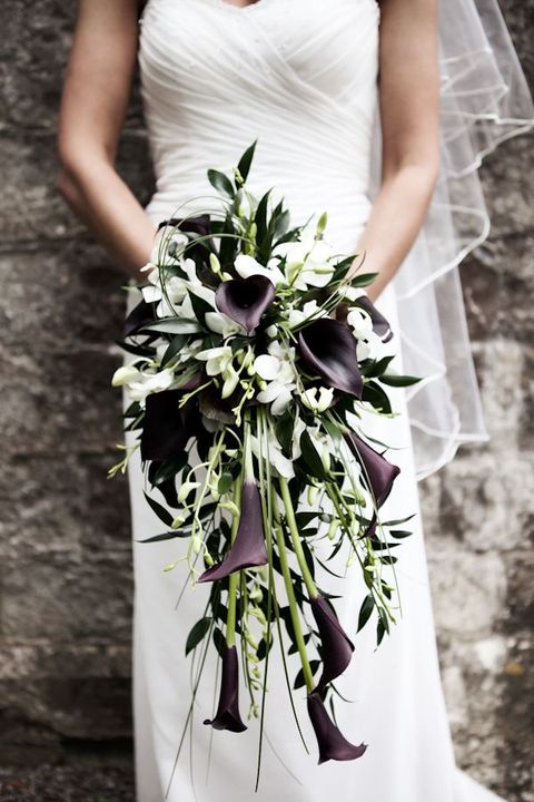 outstanding black and white bouquet