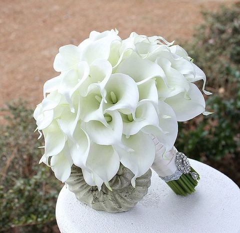 white charming lily bouquet