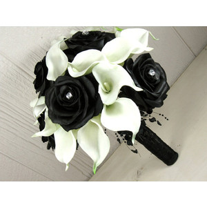 classic black and white bouquet