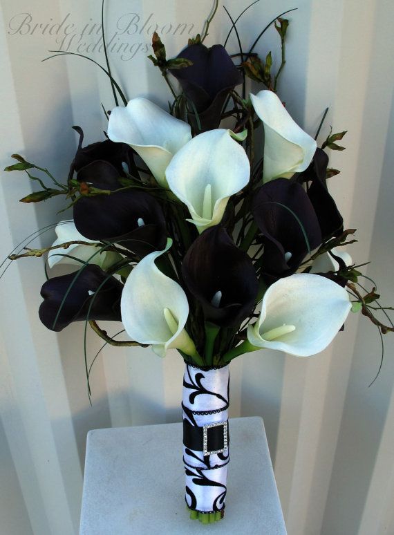 black and white calla lily bouquet