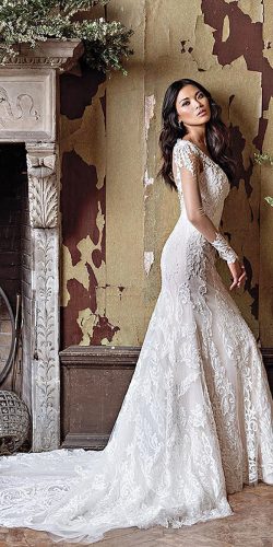 lace-long-sleeve-vintage-wedding gown