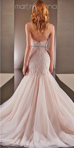 mermaid-wedding-dress with lace design