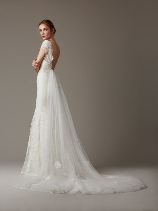 tulle and chantilly review