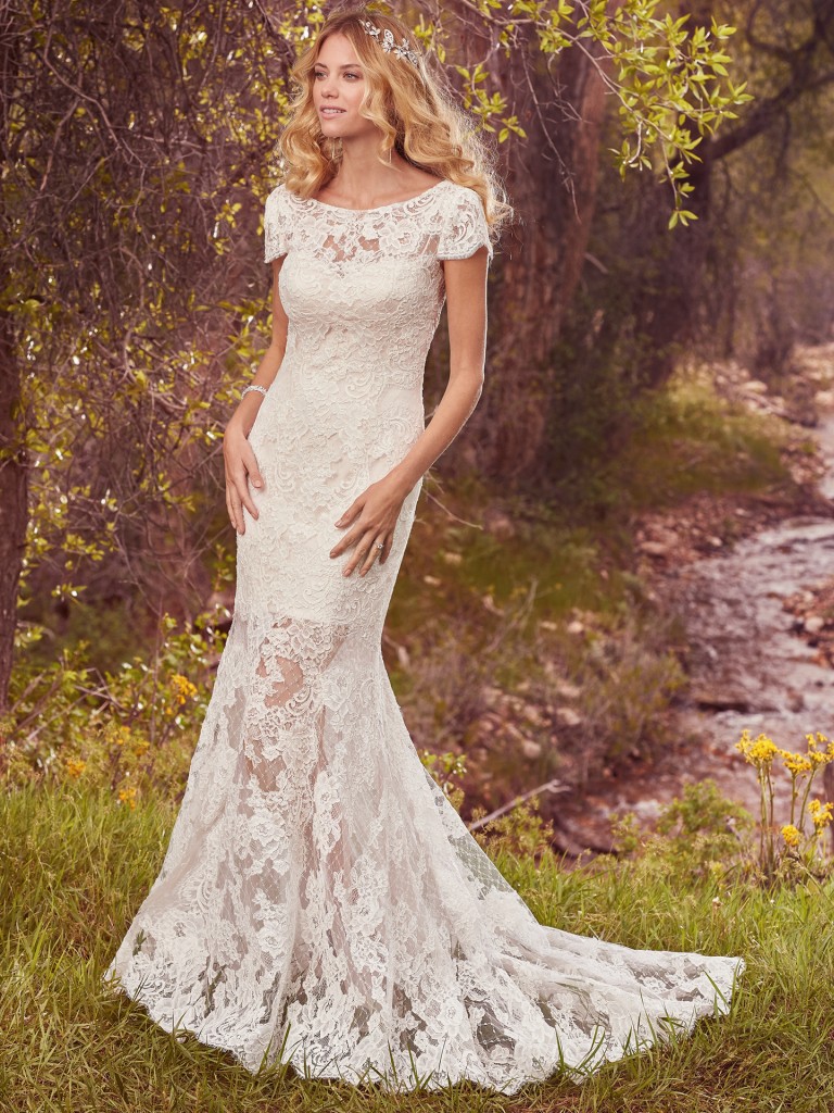 white beautiful wedding dress 