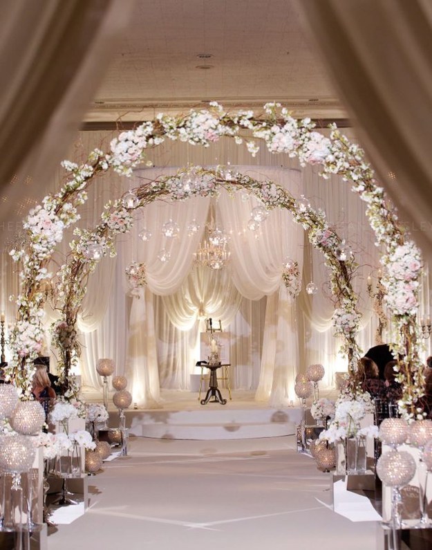 Awesome Indoor Wedding Ceremony With Vintage And Beautiful Decoration Ideas   Gorgeous Indoor Wedding Aisle Decor Ideas 