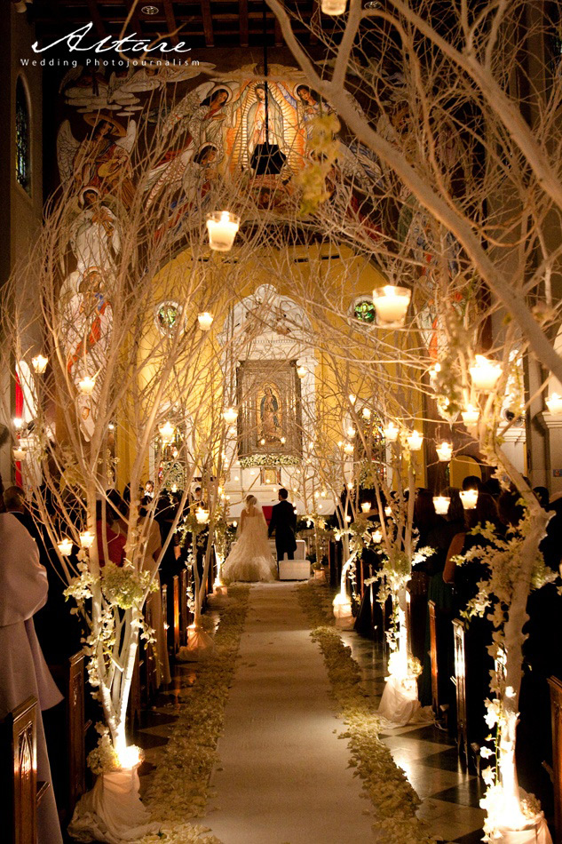 Awesome Indoor Wedding Ceremony With Vintage and Beautiful Decoration Ideas