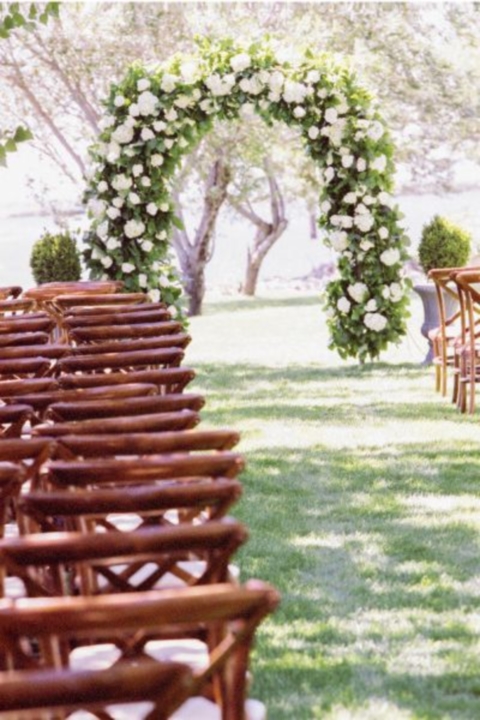 chic arch wedding decor