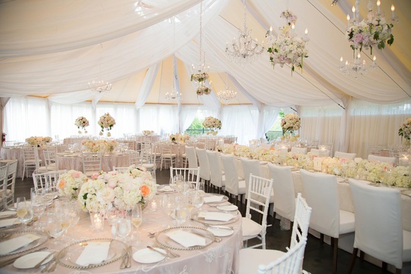 whiite beautiful wedding decor