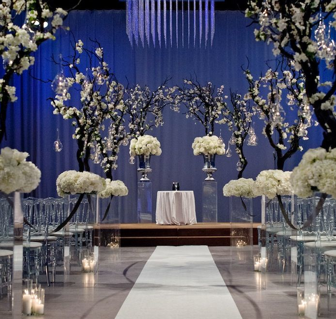 awesome blue wedding decor