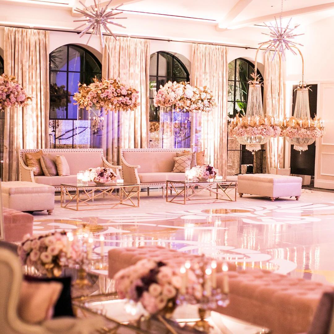 White Luxury Wedding Decor With Wonderful and Beautiful ...