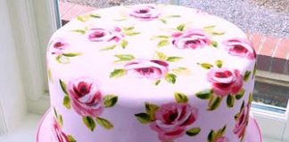 Types of Exquisite Mini Wedding Cakes Which Suitable For Your Wedding Party exquisite mini wedding cakes