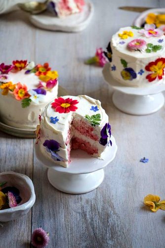 cute flower mini wedding cake