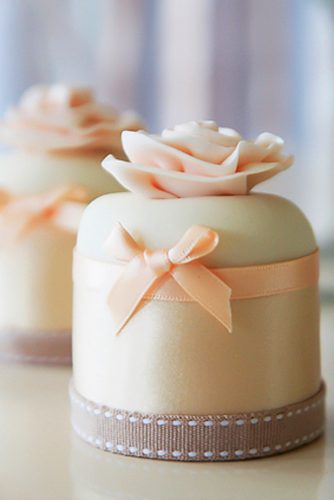 cute simple mini wedding cake