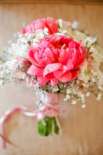 white and pink wedding bouquet