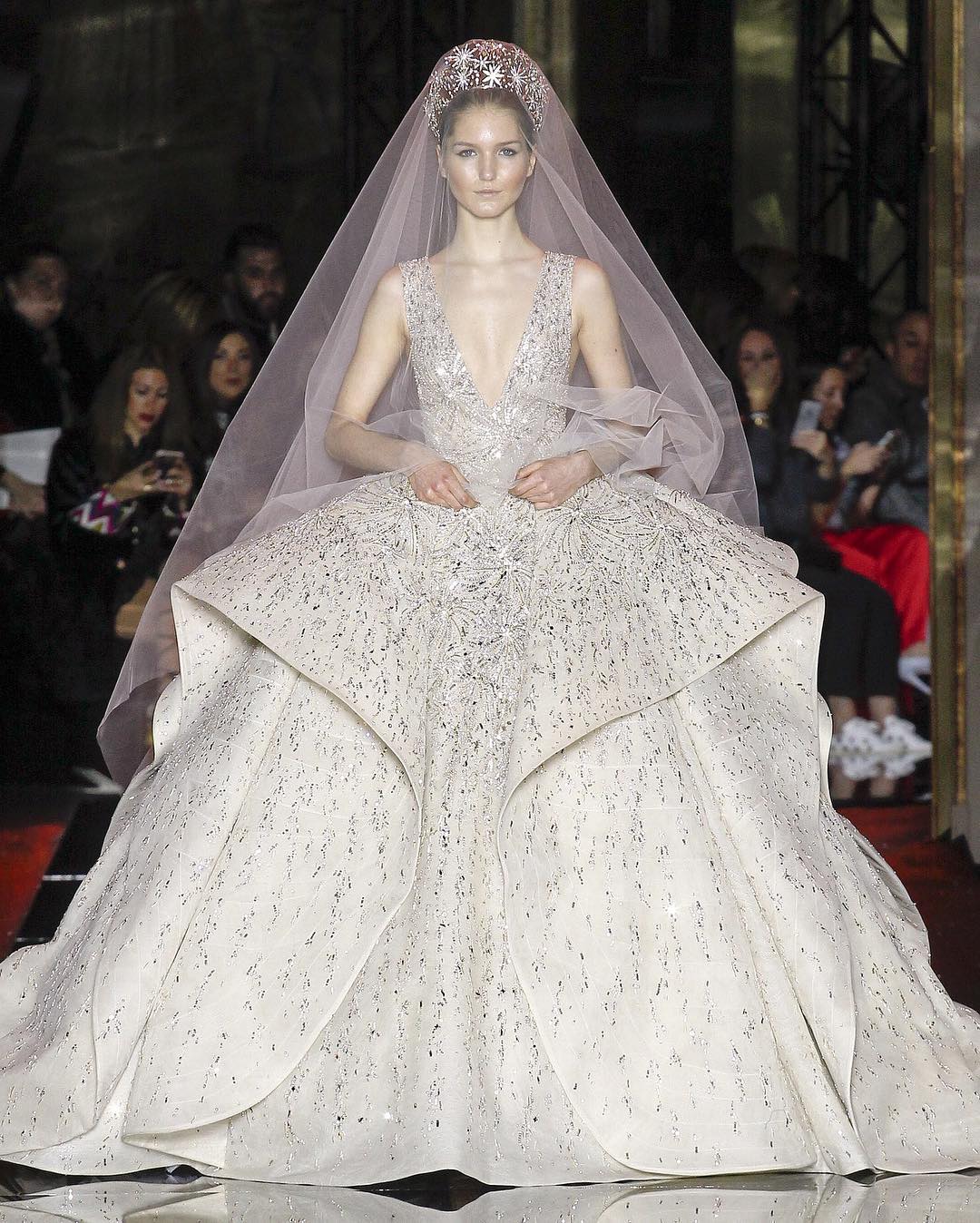 white luxury wedding dress