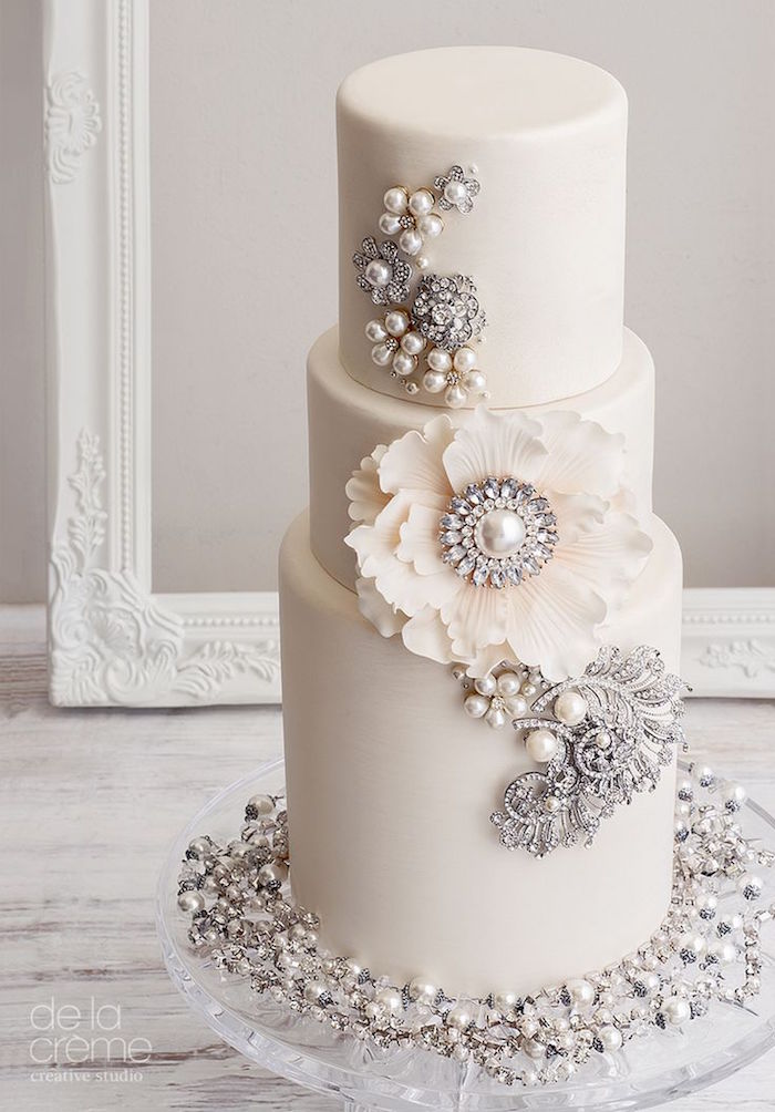 Elegant Charming Wedding Cake 