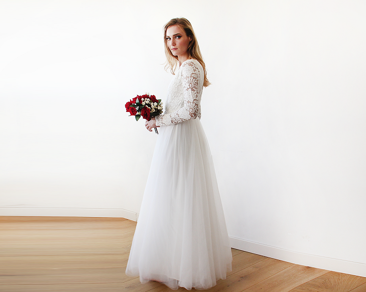 Simple Winter Wedding Gown Looks Gorgeous With a White Color and Lace Touch