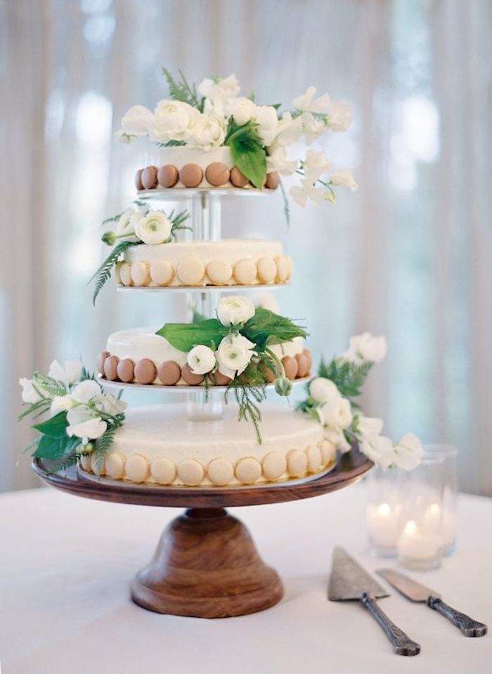 rustiic wedding cake