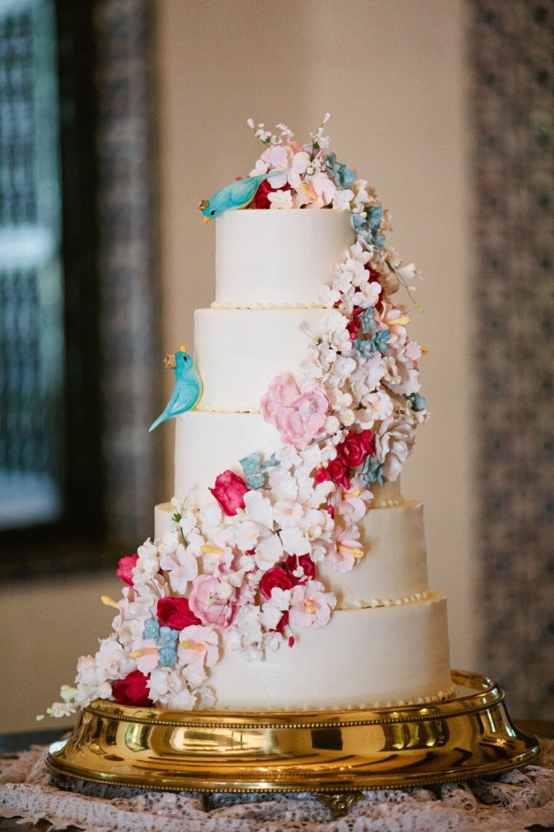 beautiful wedding cakes with flower garnish