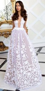 Unique Wedding Dresses With Hot Sexy Model Design Making You Looks Elegant