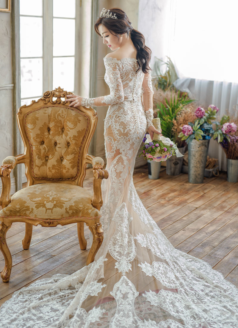 classic mermaid wedding gown