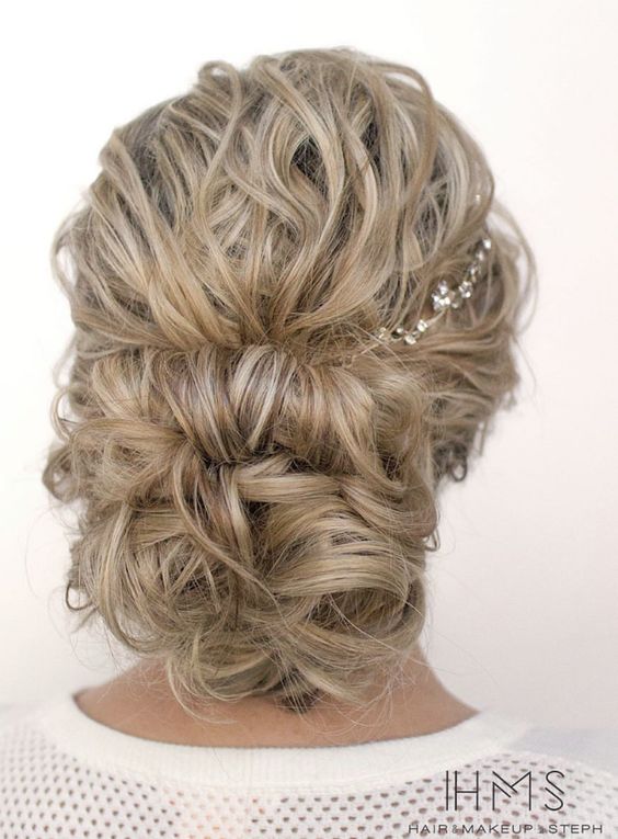 elegant curly wedding hairstyle for brides