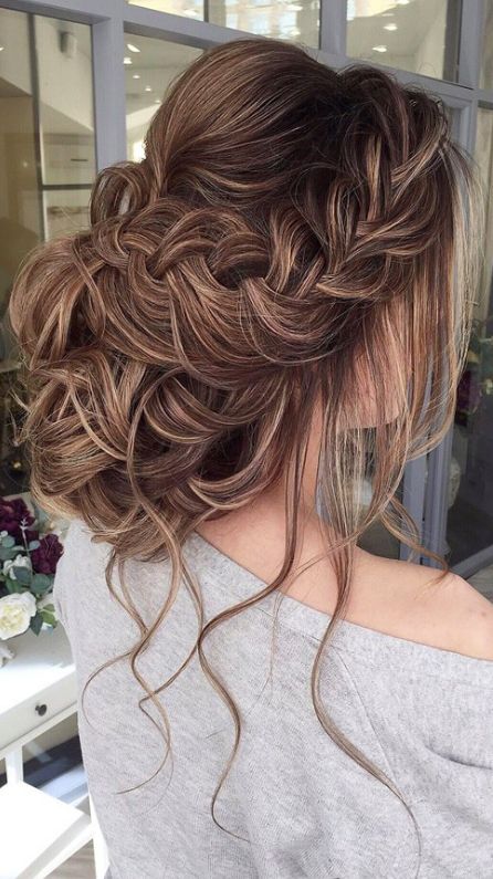 gorgeous elegant hair bun style