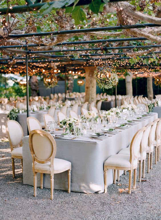 outdoor vintage wedding decor