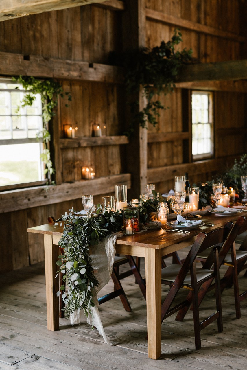 rustic barn wedding table garland