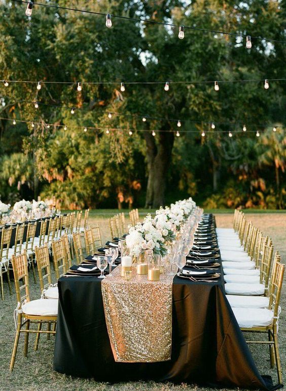 simple vintage wedding with sparkling lights