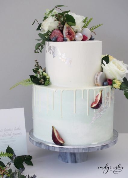 simple white small wedding cakes