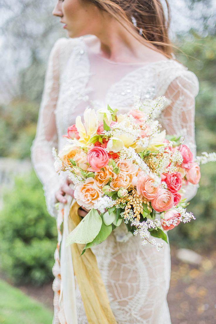soft color wedding bouquet