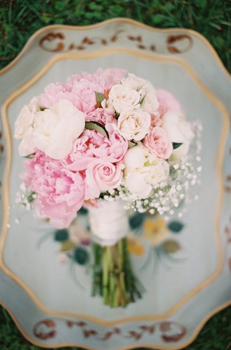 soft pink and peach bouquet