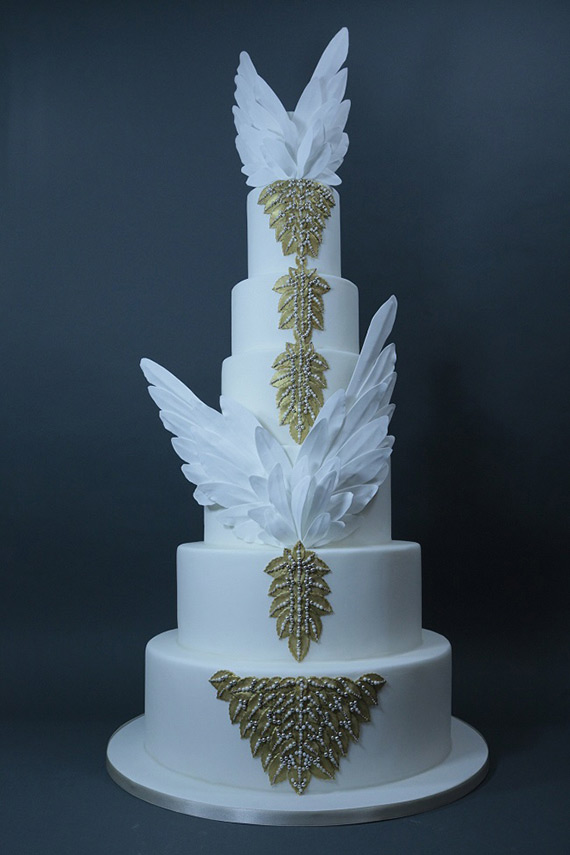 Attractively Wedding Cakes with Feather Theme Ideas | roowedding