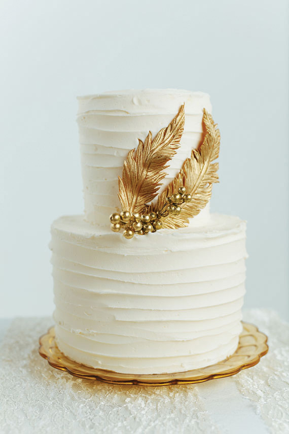 gold feather cake design 