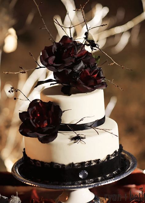 halloween white wedding cake