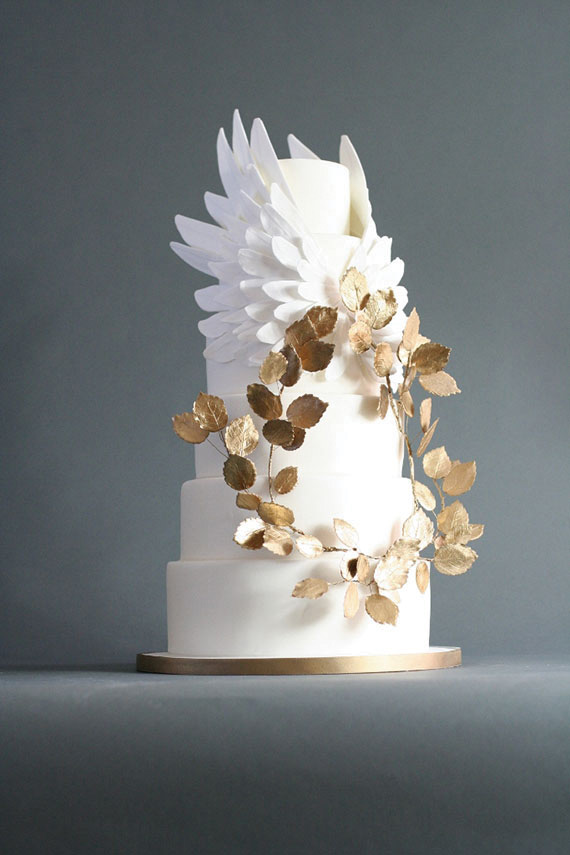 white and gold wedding cake design 