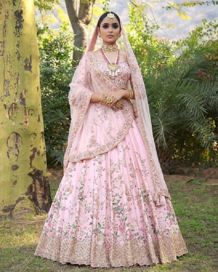 Unique Lehenga Color Combination For Brides Roowedding 