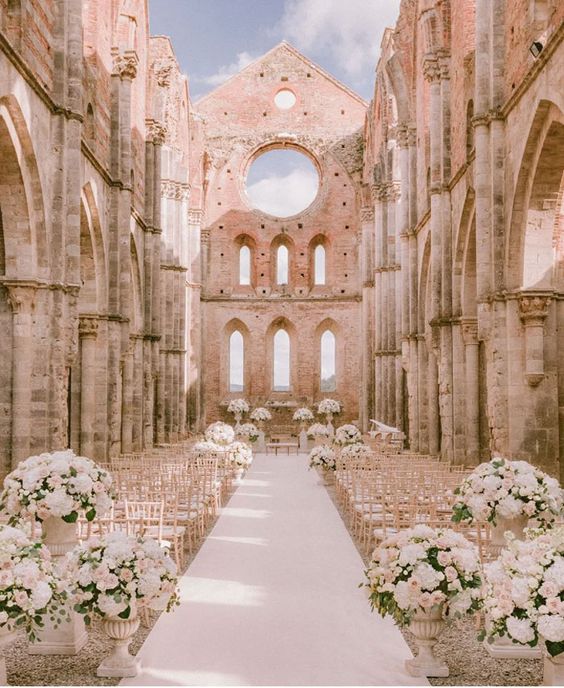 An outstanding venue for wedding in Disney castle