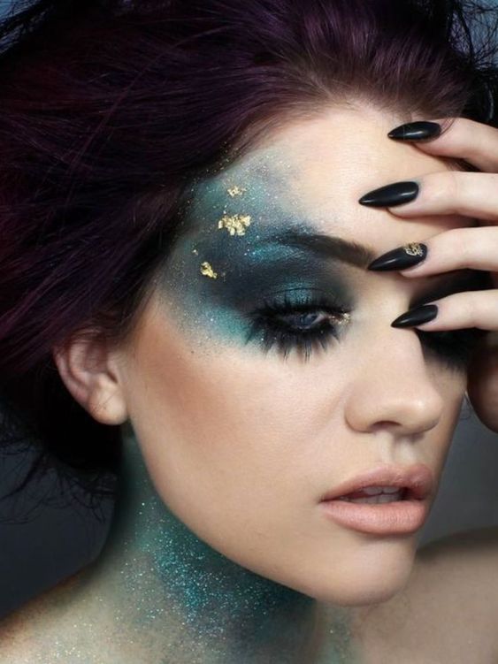 get stunning eyeshadows for halloween makeup look