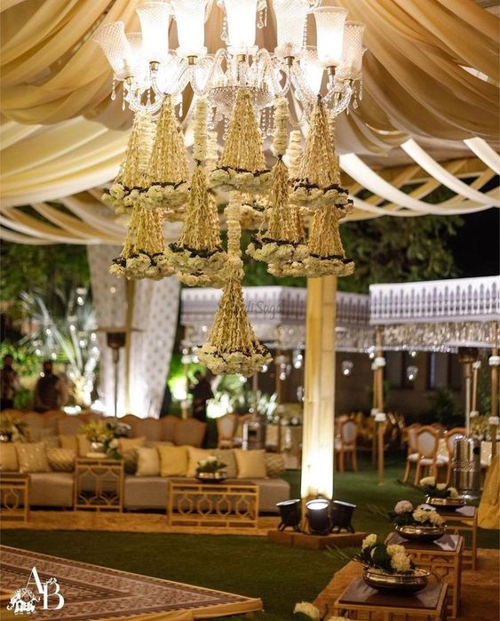 beautiful wedding chandelier