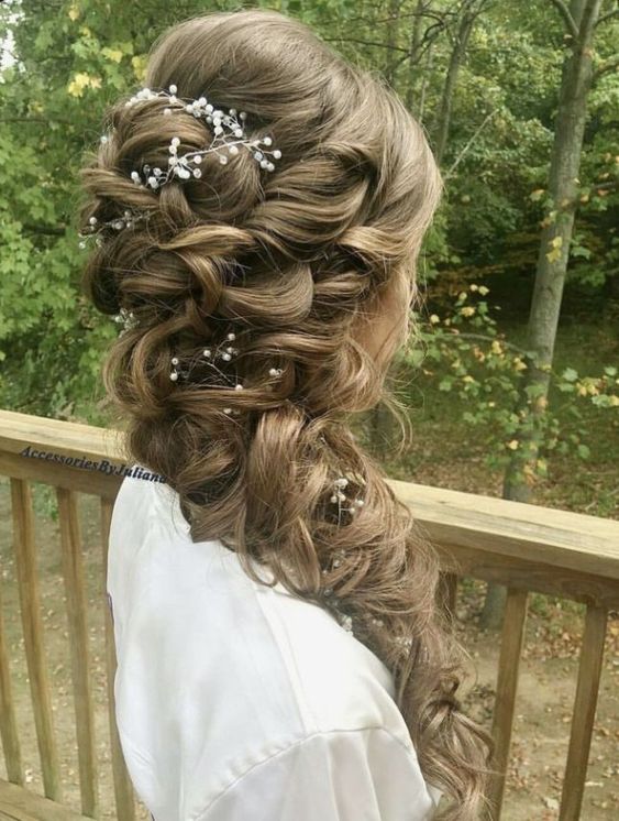 Messy side braid for adorable bridal hairstyle