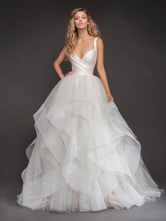 outstnding ruffle bridal gown for industrial wedding theme