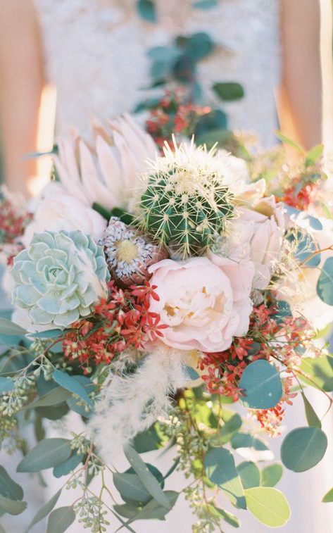 Trendy Cactus in Natural Bouquet