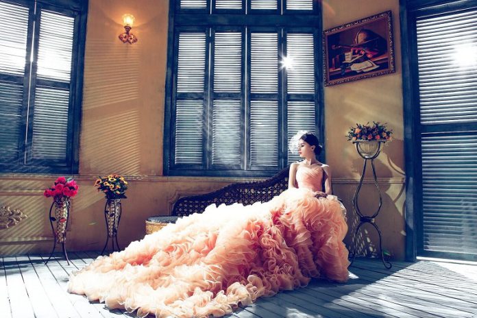 Colored Nontraditional Wedding Dress Ideas | 25 Alternative Wedding Dress Colors