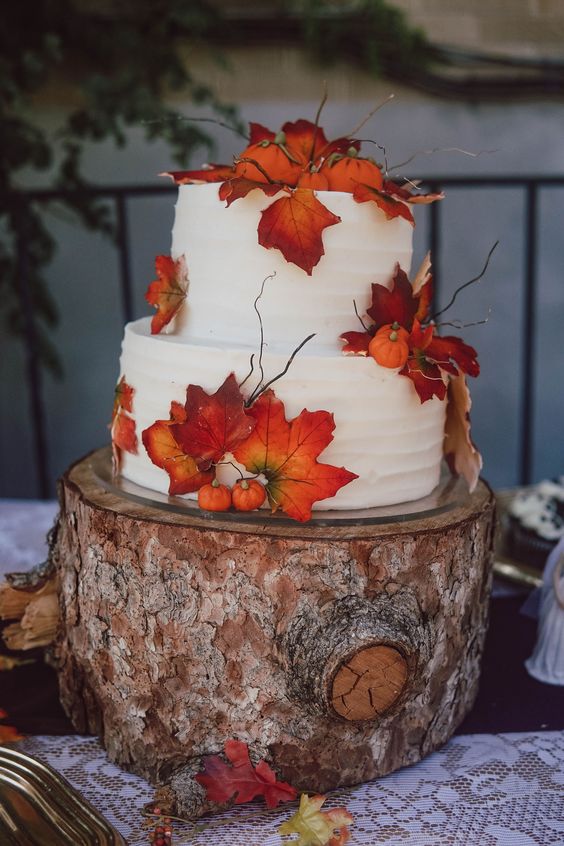 fall foliages cake design