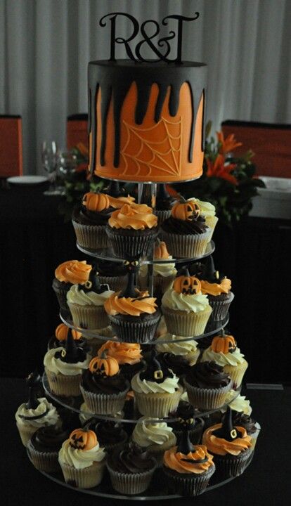 Halloween wedding cupcakes