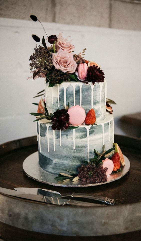 marble drop wedding cake in auntum mariage